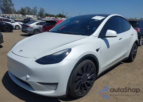 2023 Tesla Model Y Performance Dual Motor All-Wheel Drive z USA, uszkodzony, nr VIN 7SAYGDEF7PF739528